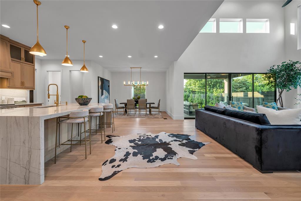 419 W Colorado Boulevard