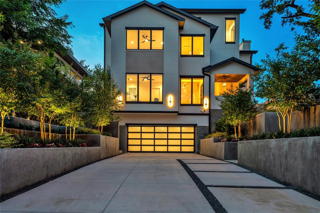 419 W Colorado Boulevard