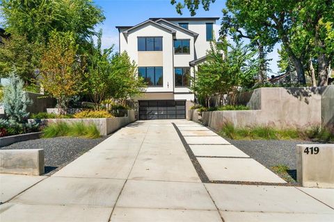 419 W Colorado Boulevard Dallas TX 75208
