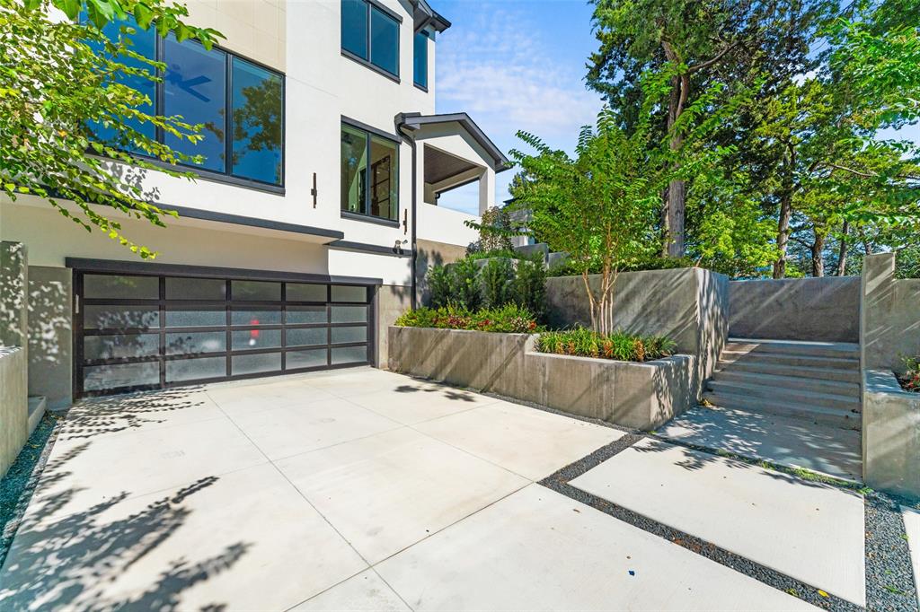 419 W Colorado Boulevard