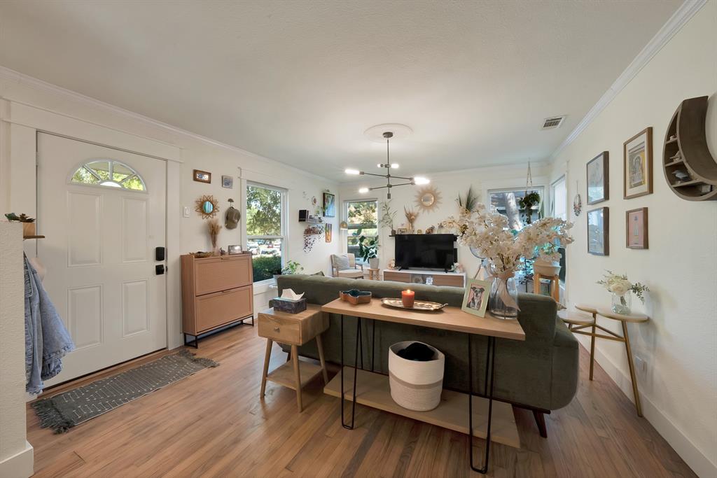 1438 Redbud Lane