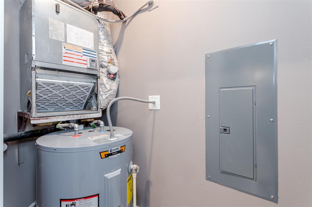 Sojurn At The Realm Condominiu - Residential