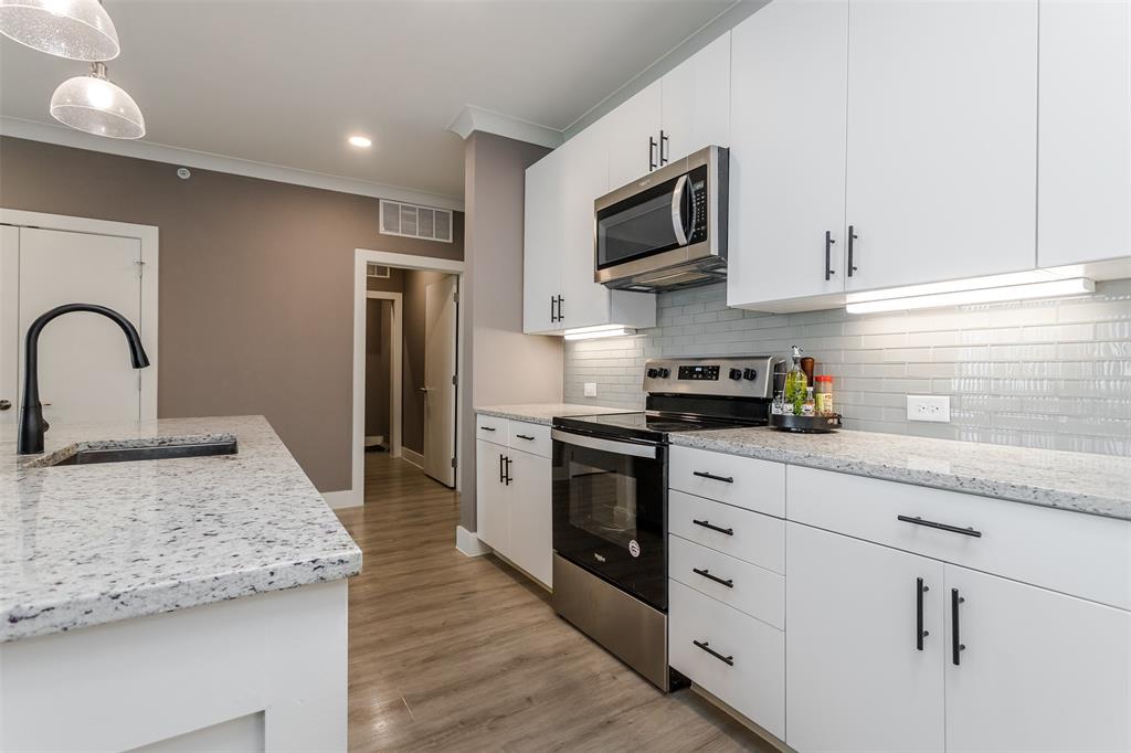 Sojurn At The Realm Condominiu - Residential