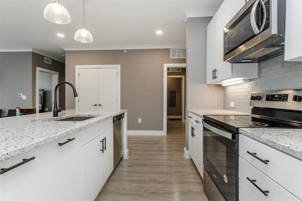 Sojurn At The Realm Condominiu - Residential