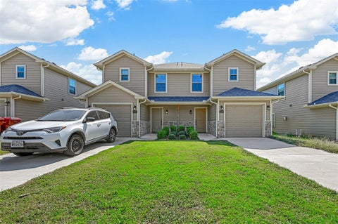 Photo of 236 W Lake #236, Sherman, TX 75090 (MLS # 21362177)