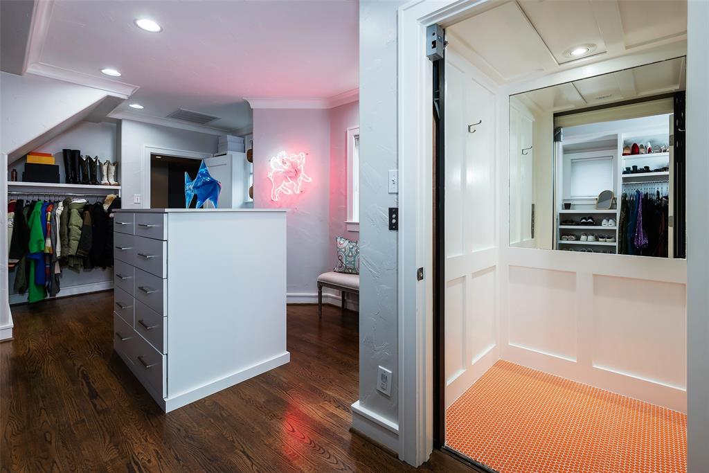 Country Club Estates - Residential