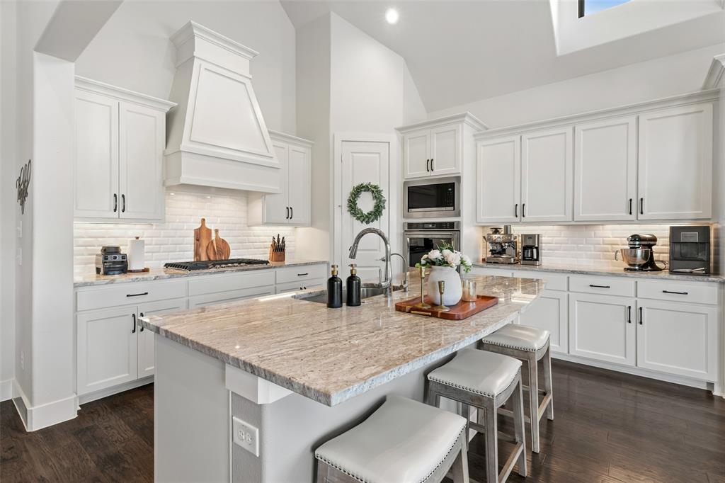 1326 Divine Rose Way