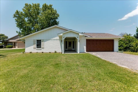 Photo of 104 Pontiac Drive, Lake Kiowa, TX 76240 (MLS # 21341011)