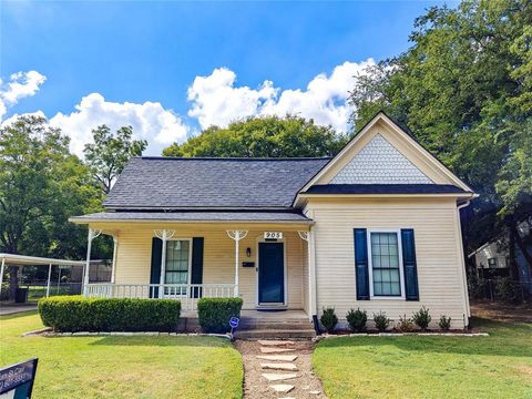 A home in Terrell