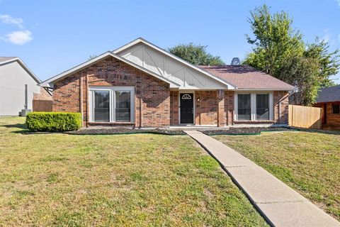 1025 Opal Drive DeSoto TX 75115