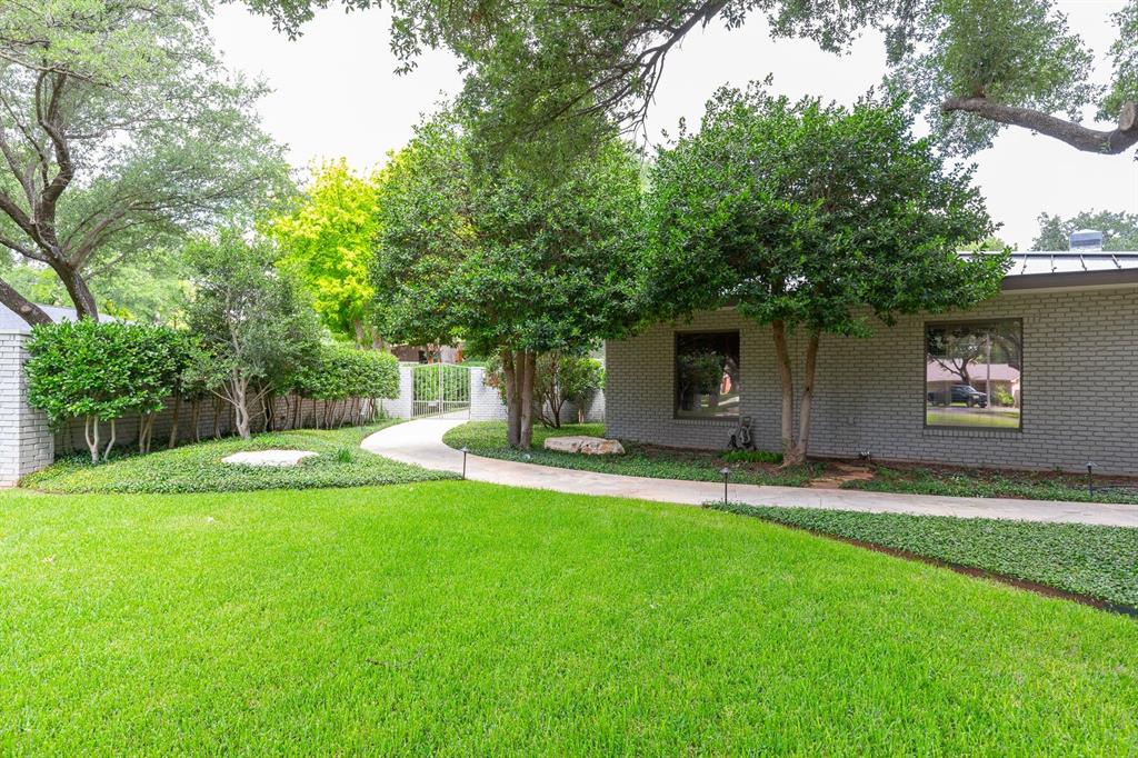 1760 River Oaks Road