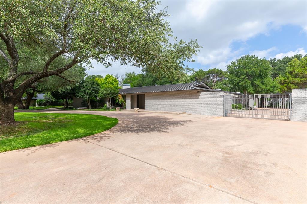 1760 River Oaks Road