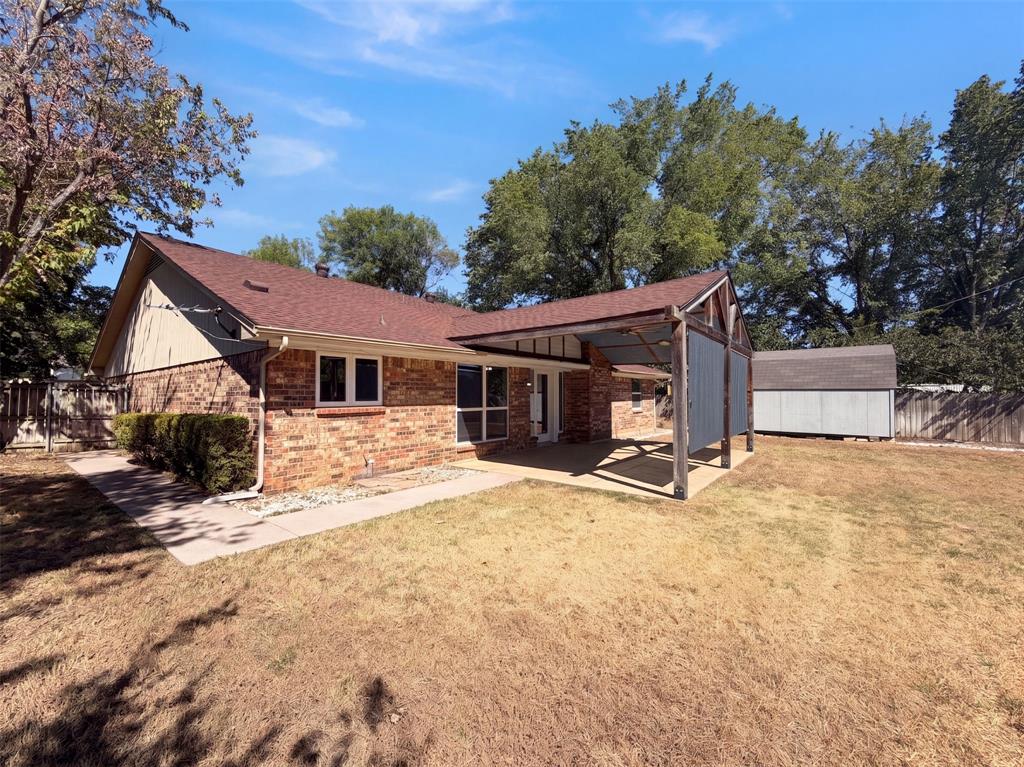 1208 Hillcrest Drive