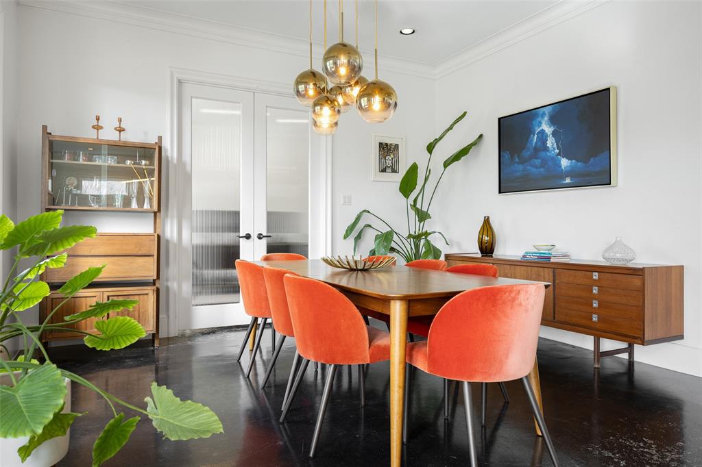 6713 Lake Circle Drive