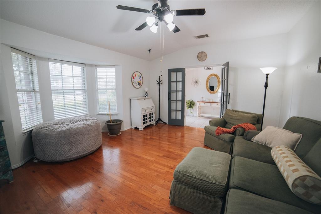 1213 Hampton Drive