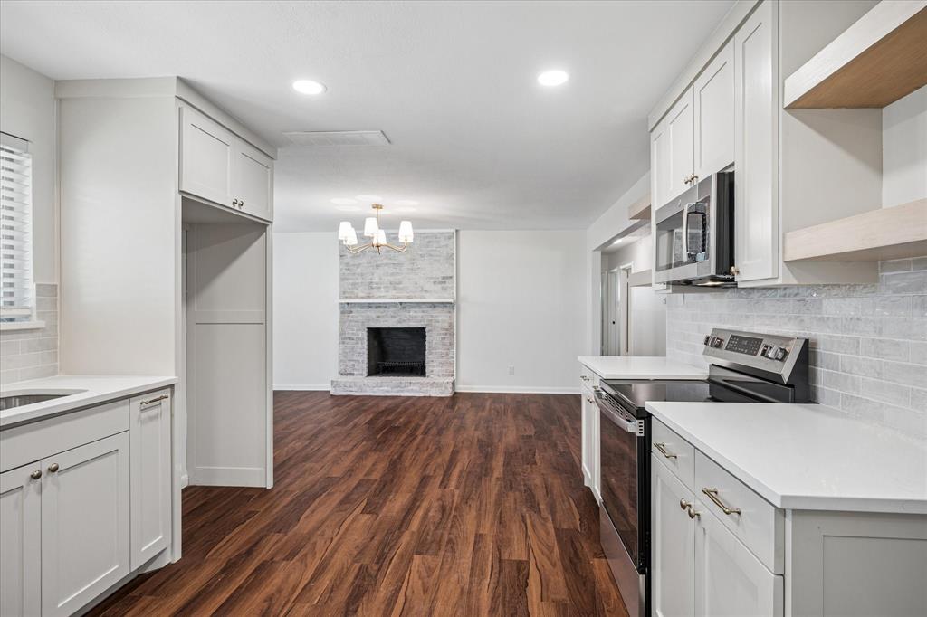 202 Joe White Street