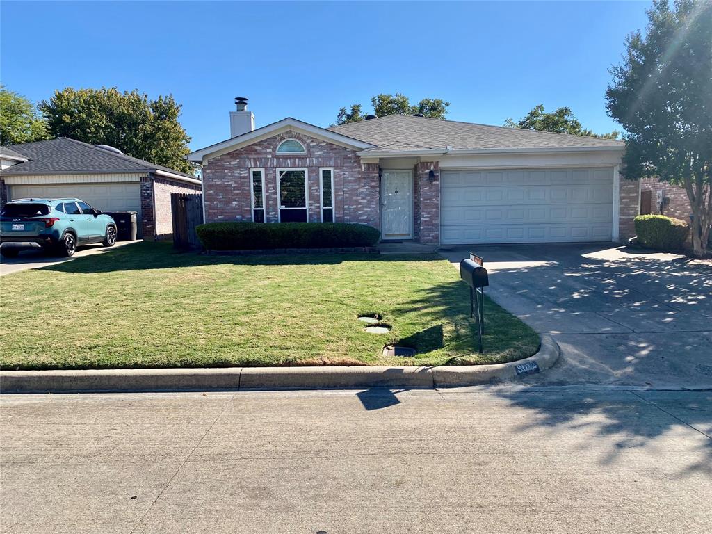 8012 Iris Circle