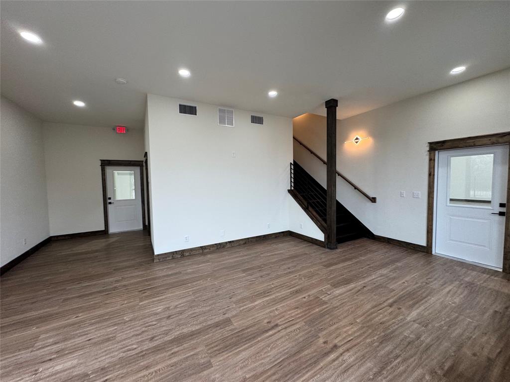 THE CHARLES AND PEG PEARCY ADDITION - Commercial Lease