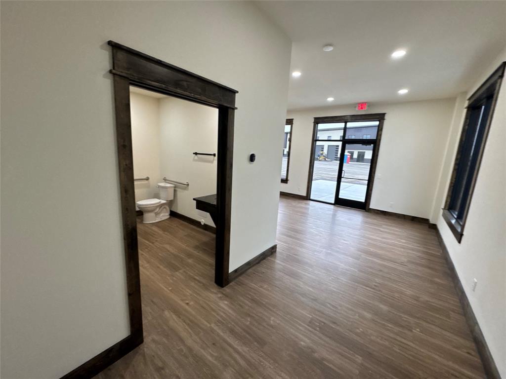 THE CHARLES AND PEG PEARCY ADDITION - Commercial Lease