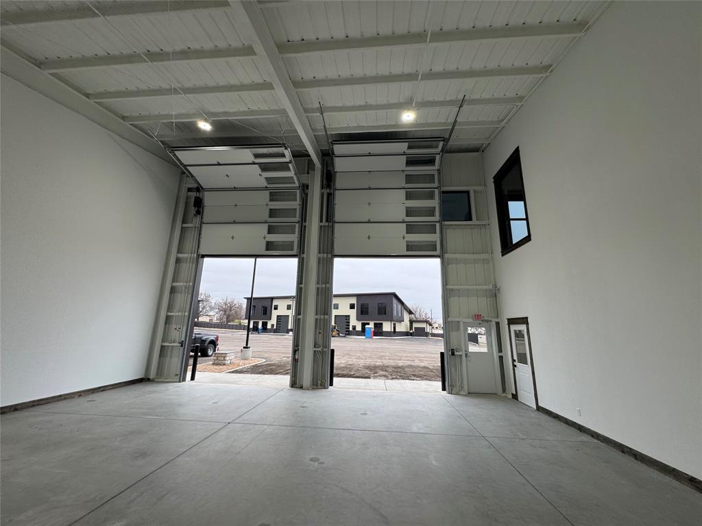 THE CHARLES AND PEG PEARCY ADDITION - Commercial Lease