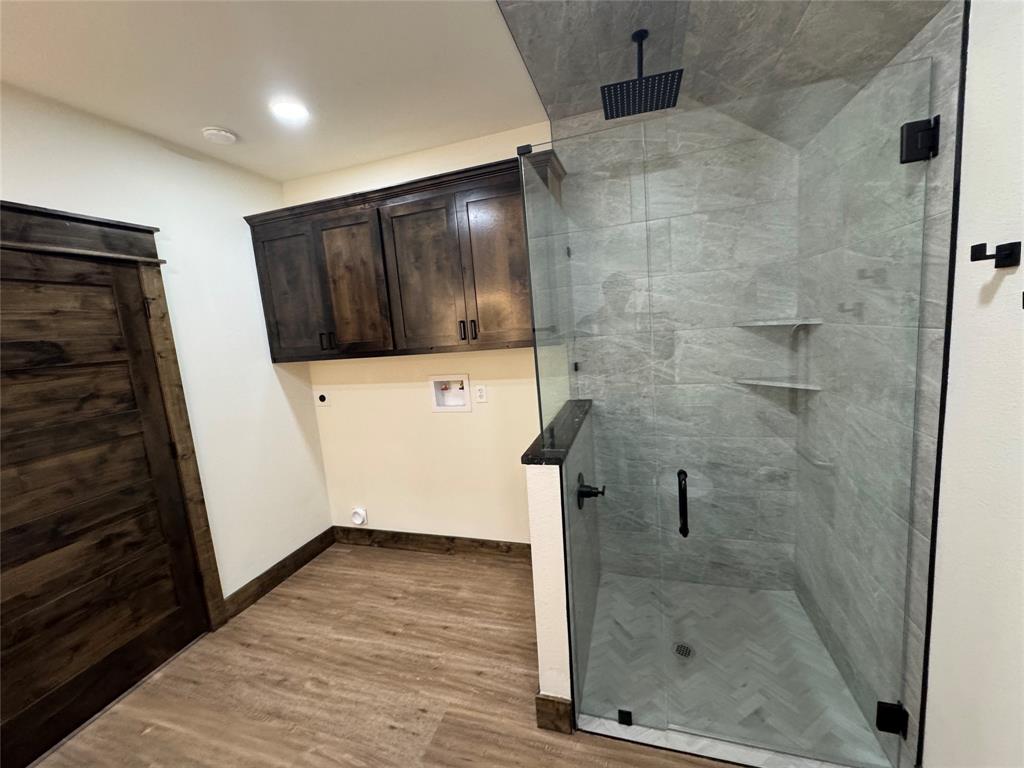 THE CHARLES AND PEG PEARCY ADDITION - Commercial Lease