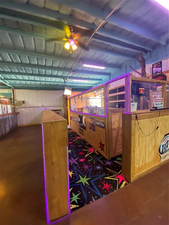 17.281 AB 1217 TR 14 A Butler - Commercial Sale