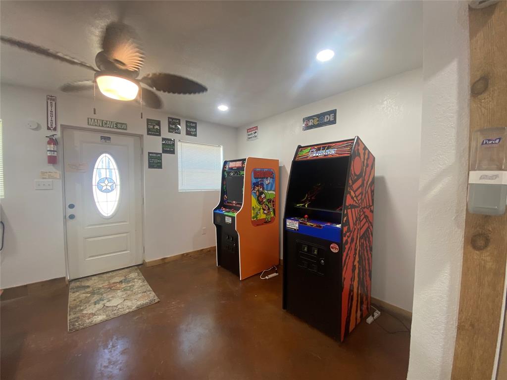 17.281 AB 1217 TR 14 A Butler - Commercial Sale