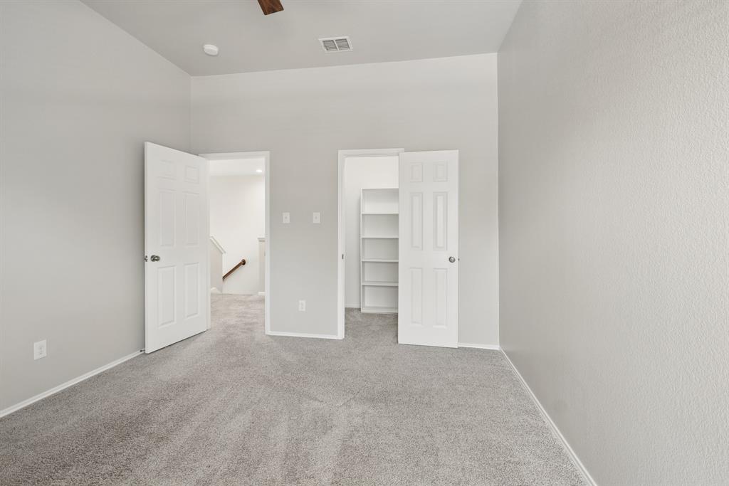 PINE RIDGE ESTATES PHASE ONE (CMC), BLK D, LOT 8 - Residential