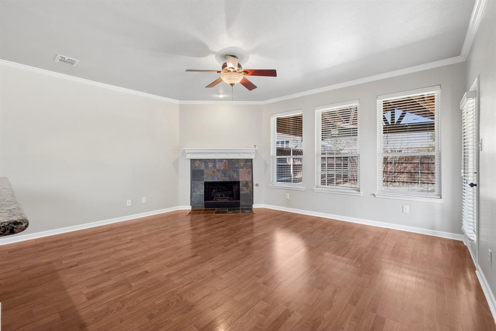 PINE RIDGE ESTATES PHASE ONE (CMC), BLK D, LOT 8 - Residential