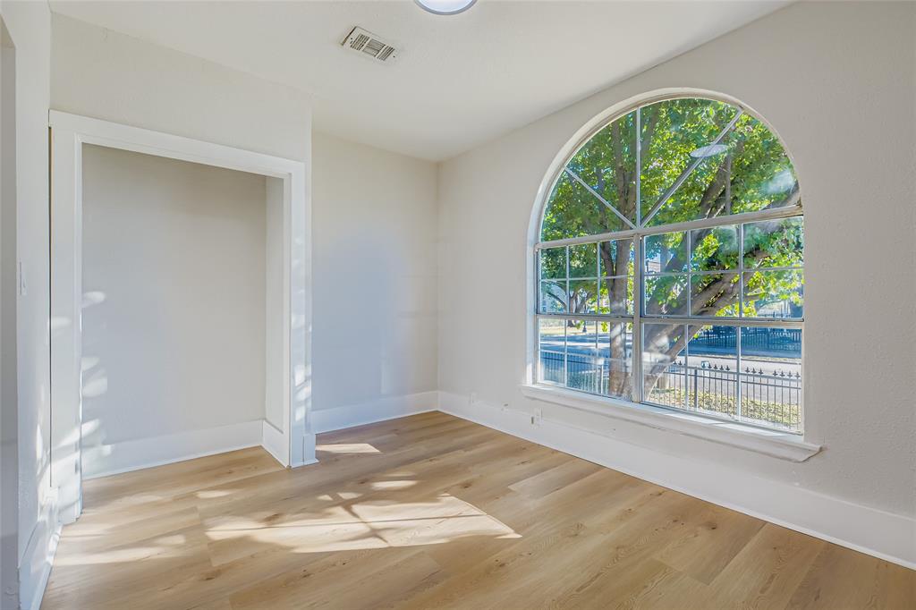 603 W Pembroke Avenue