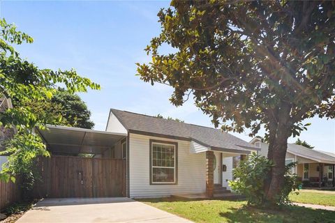 Photo of 703 N Jester Avenue, Dallas, TX 75211 (MLS # 21101704) Photo of 703 N Jester Avenue, Dallas, TX 75211 (MLS # 21101704)