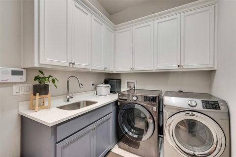 Tiny photo for 5608 Longview Street, Dallas, TX 75206 (MLS # 21089601)