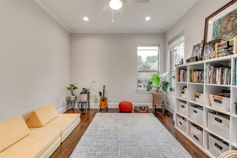 Tiny photo for 5608 Longview Street, Dallas, TX 75206 (MLS # 21089601)