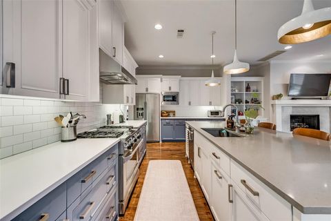 Tiny photo for 5608 Longview Street, Dallas, TX 75206 (MLS # 21089601)