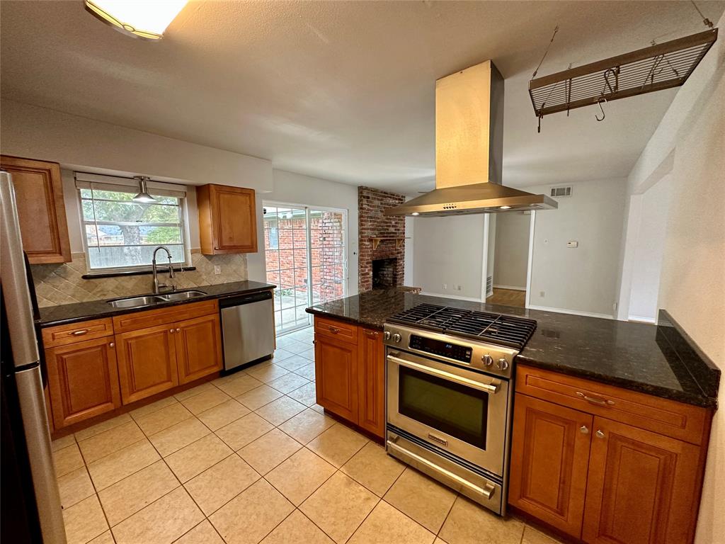 University Terrace Rev - Residential Lease