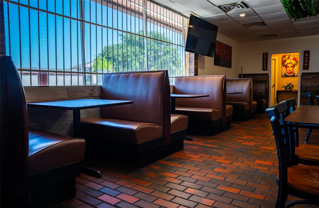 Unknown - Commercial Sale