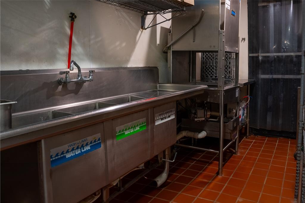 Unknown - Commercial Sale