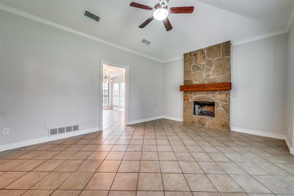 1425 Lilac Lane
