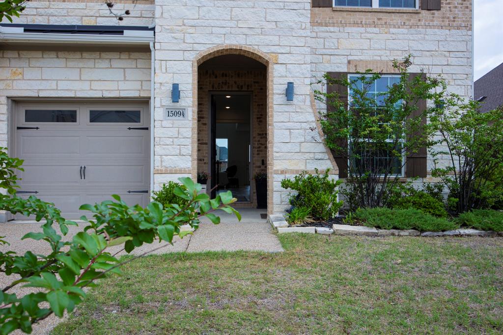1509 Devotion Row