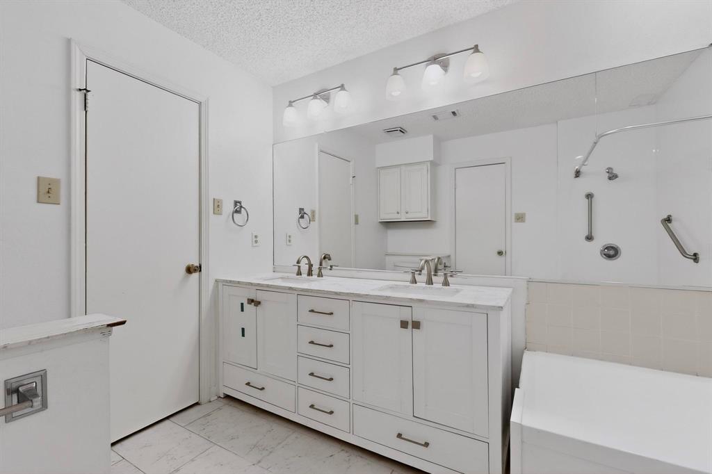 Cloisters Condo The - Residential