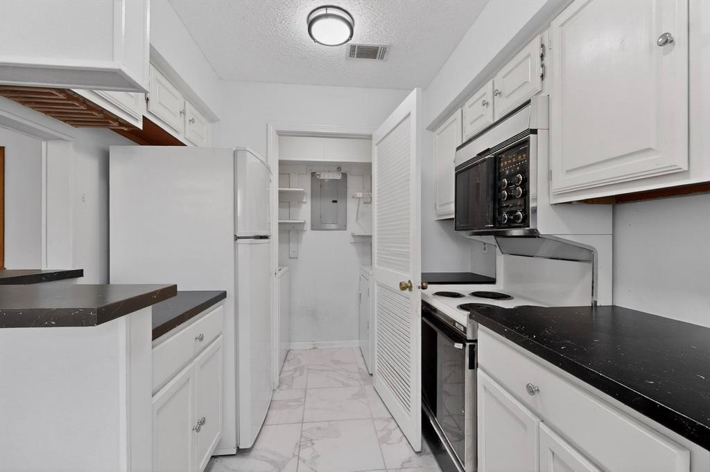 Cloisters Condo The - Residential