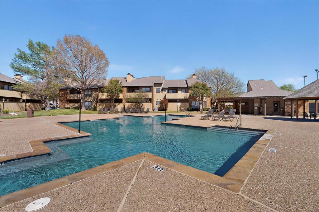 Cloisters Condo The - Residential