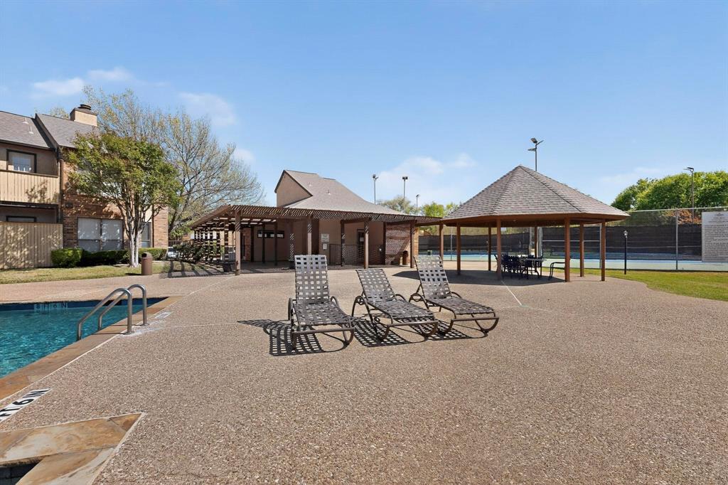 Cloisters Condo The - Residential