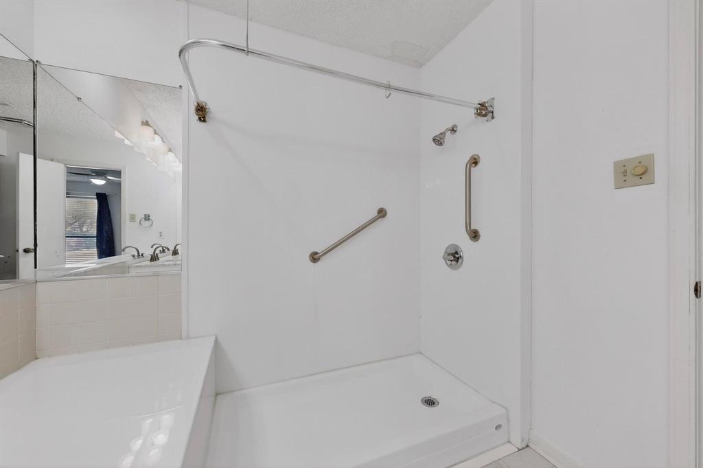 Cloisters Condo The - Residential