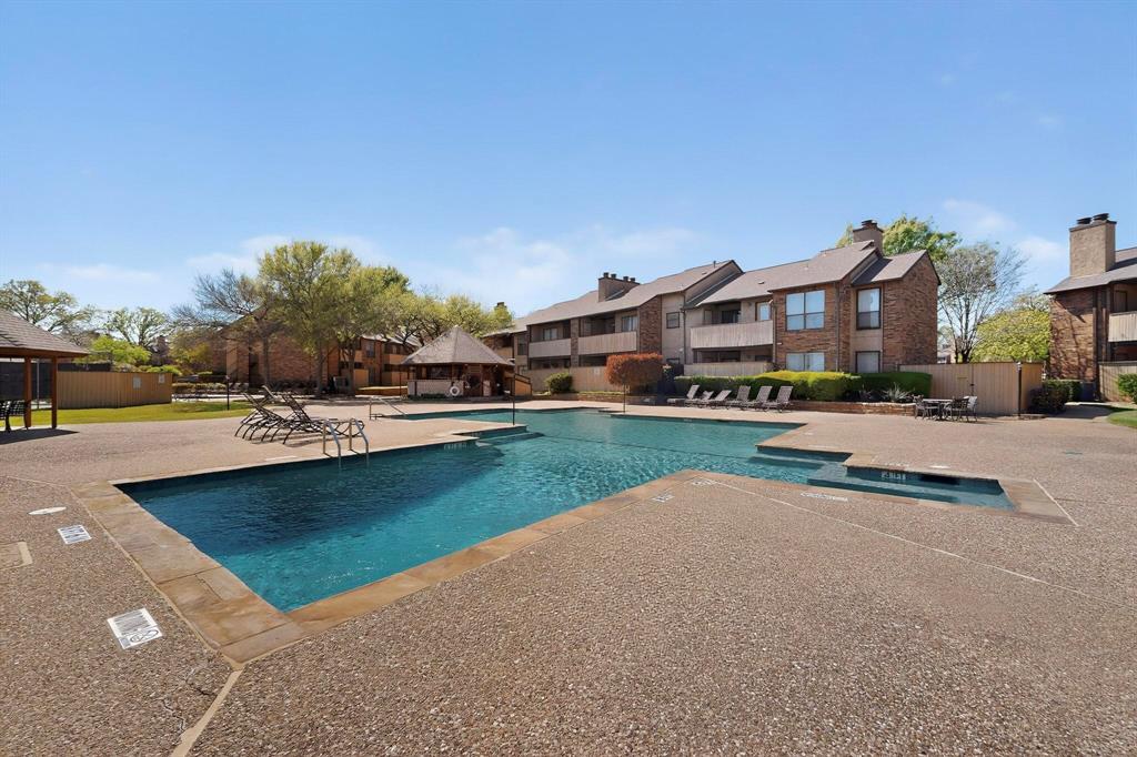 Cloisters Condo The - Residential