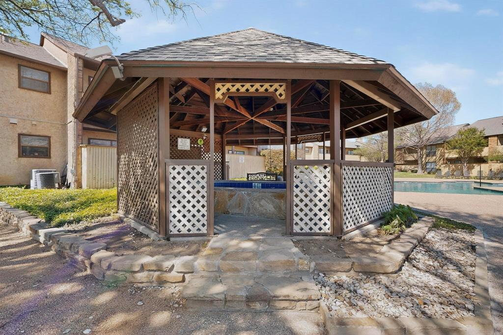 Cloisters Condo The - Residential