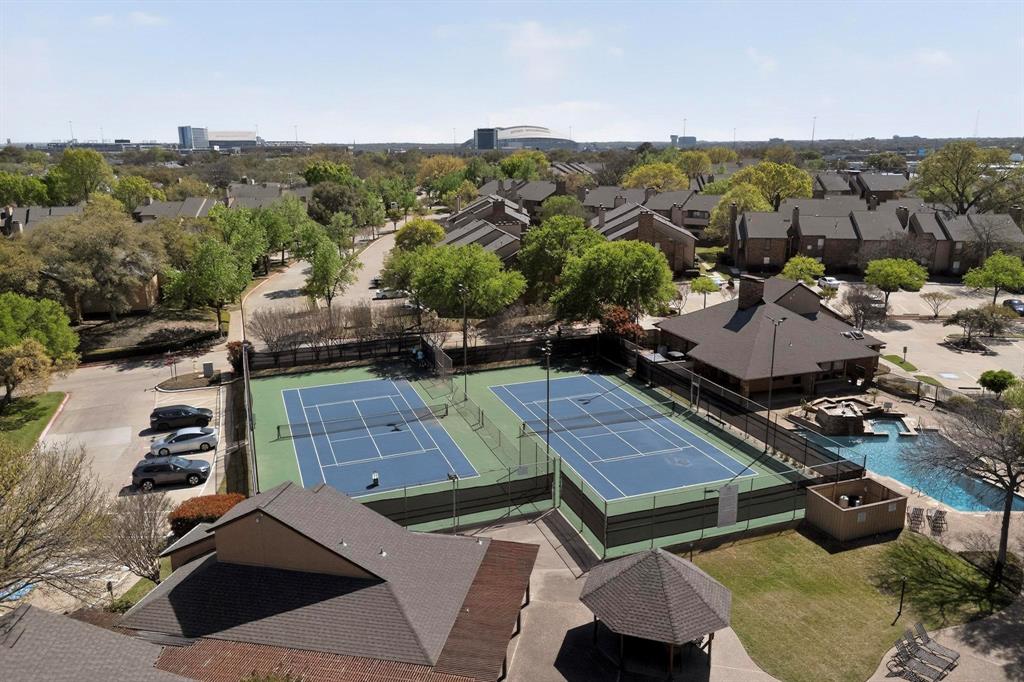 Cloisters Condo The - Residential