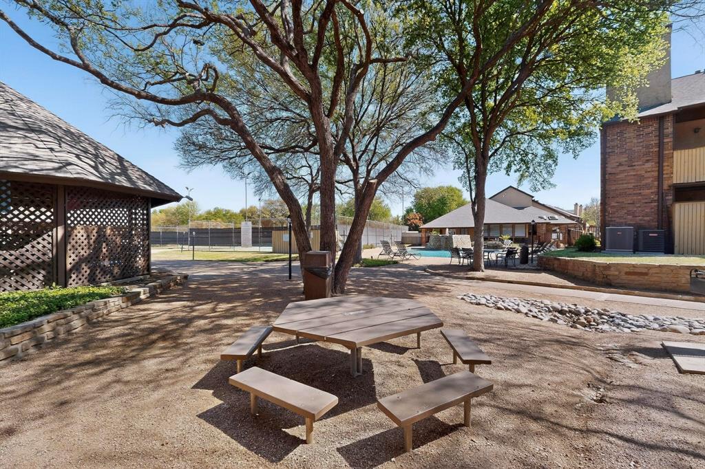 Cloisters Condo The - Residential