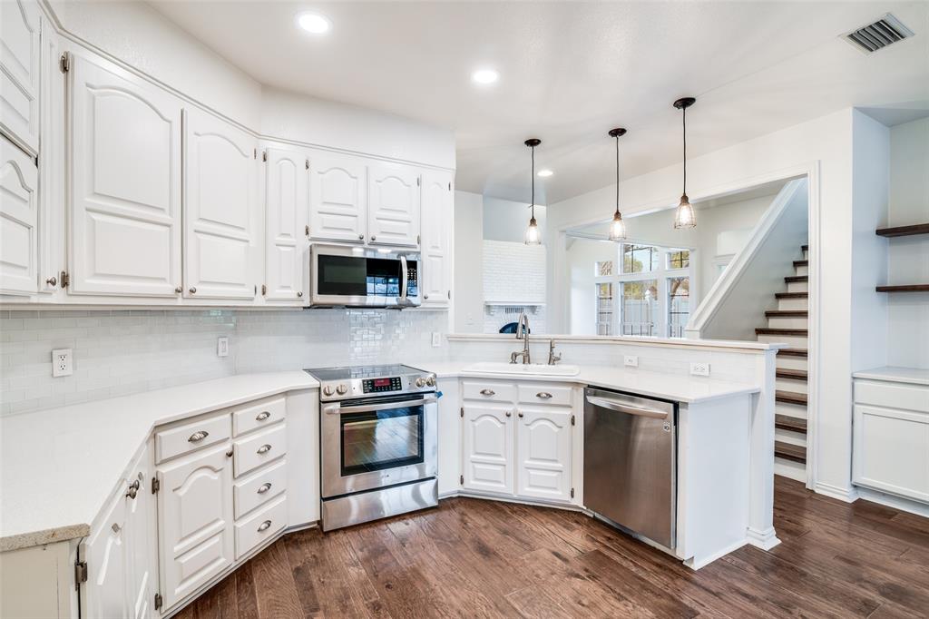 111 Hunters Glen Drive