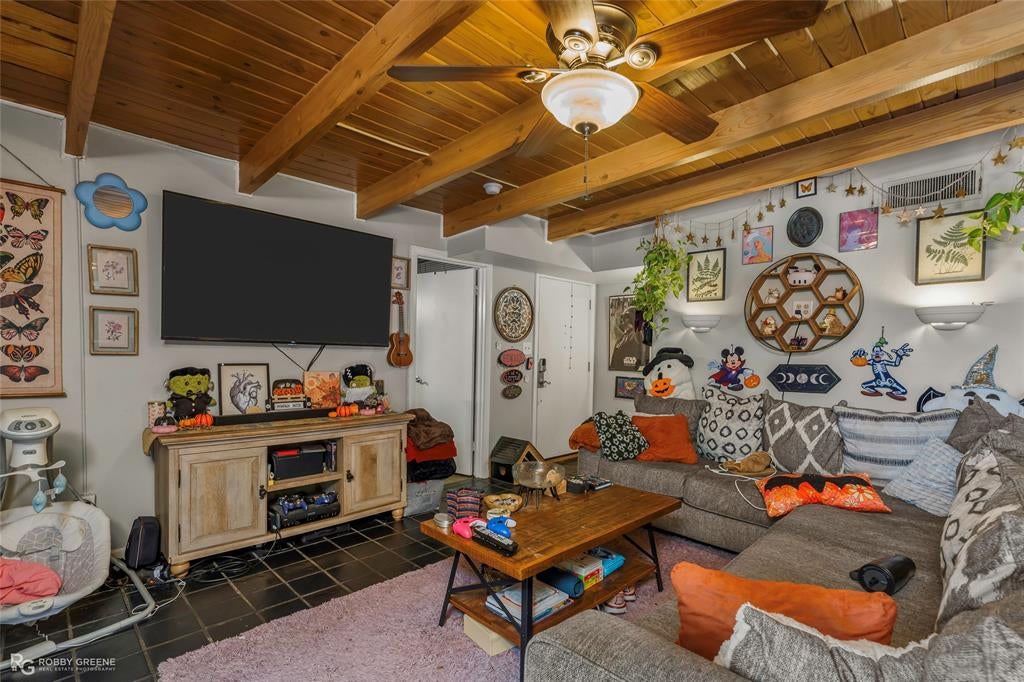 327 Meadowbrook Lane